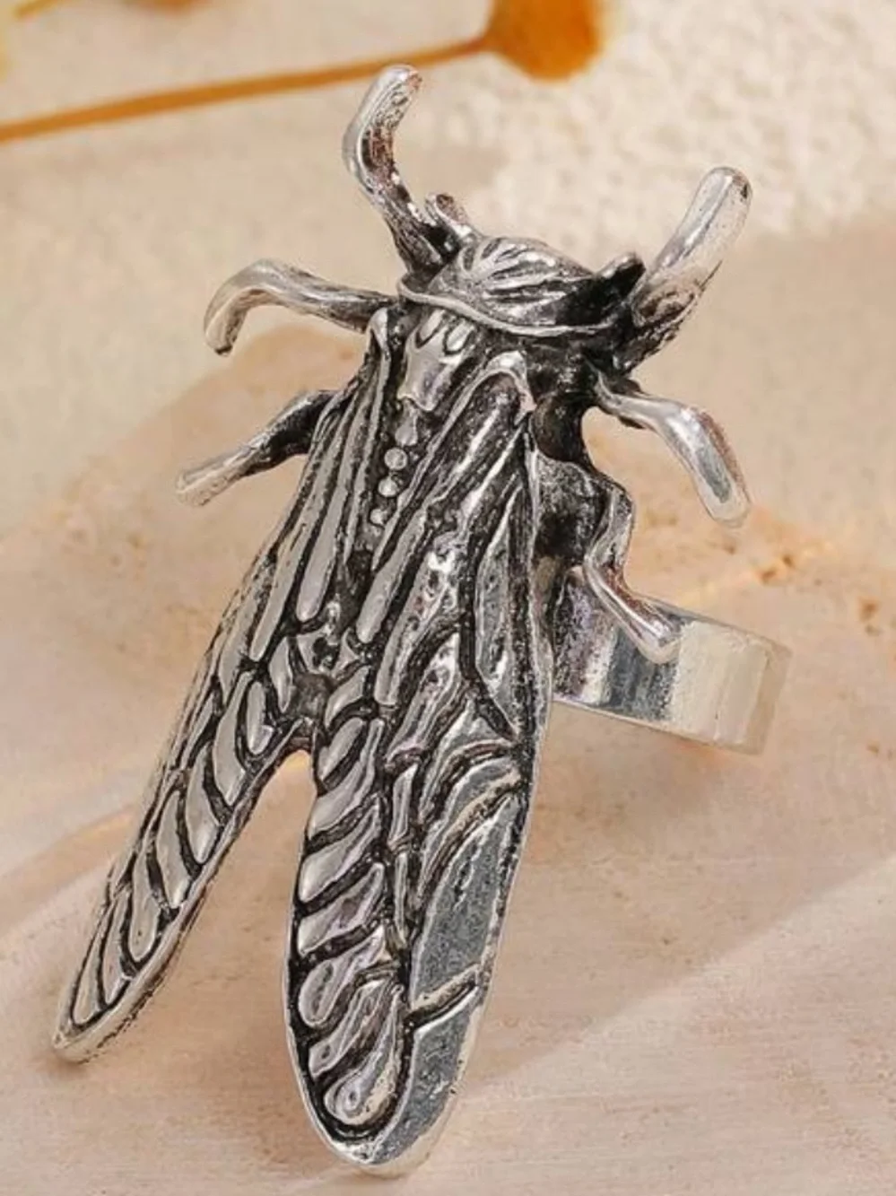 N/A silver cicada